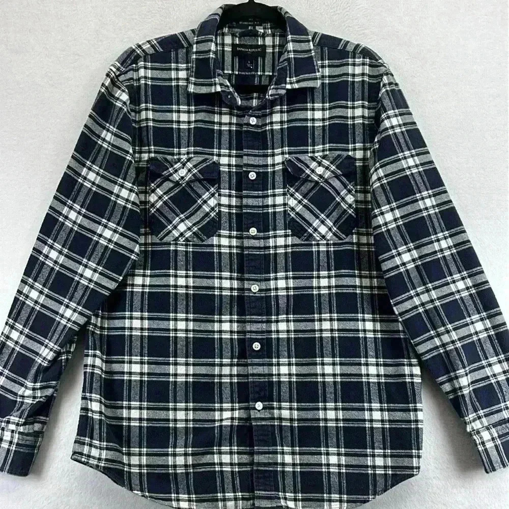 Banana Republic Men’s Flannel Shirt Size L Navy/White Plaid Button-down Cotton